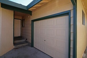 Building Photo - 5612 Cypress Ave