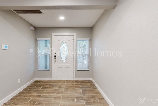 Foto del edificio - 3914 Winston Dr