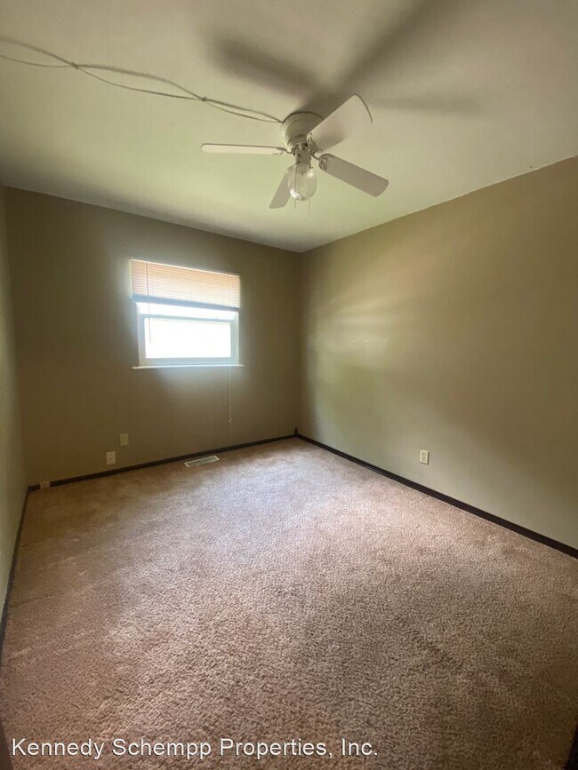 Building Photo - 3 br, 1 bath House - 2805 Cardigan Drive