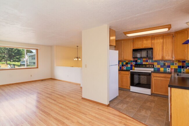 Foto del edificio - 1309 Pineview St