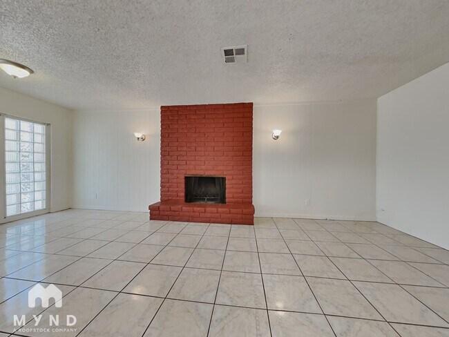 Building Photo - 4520 N 53rd Ave