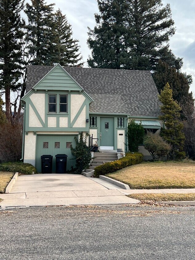 Primary Photo - A Cottage to Love and Enjoy!