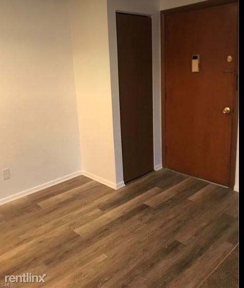 Foto del edificio - 15224 Maple Park Dr