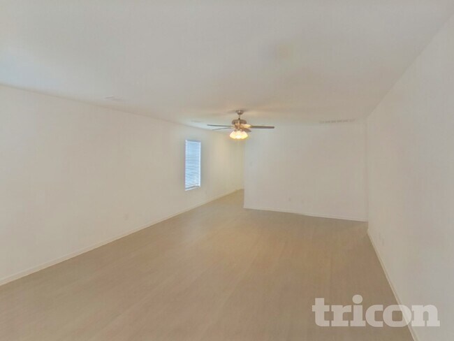 Building Photo - 819 Ponderosa Ln