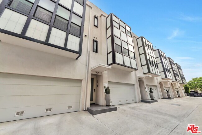 Foto del edificio - 1824 Redondo Blvd