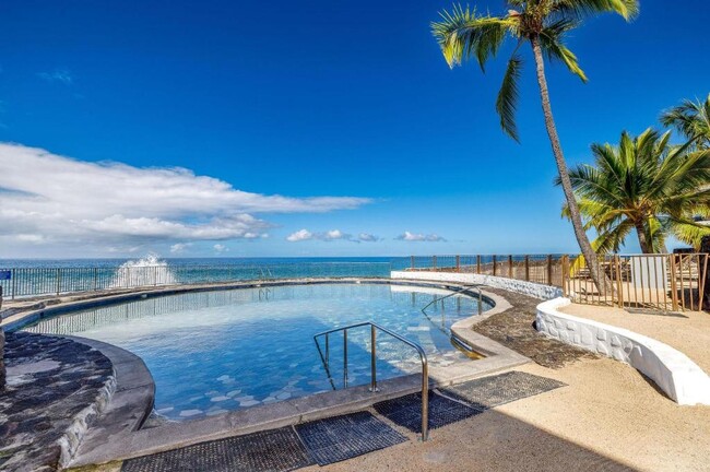 Building Photo - 75-6082-6082 Ali‘i Dr