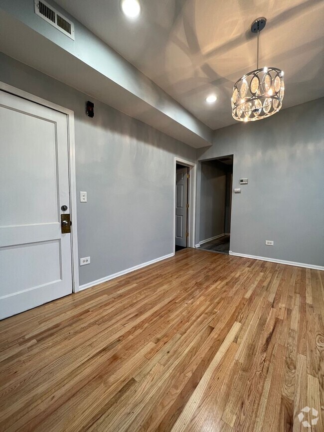 Building Photo - 1355 S Springfield Ave