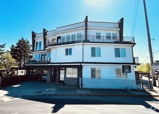 Building Photo - 6016 NE Willow St