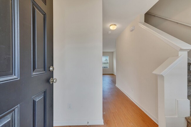 Foto del edificio - Savannah Highlands Townhome Available