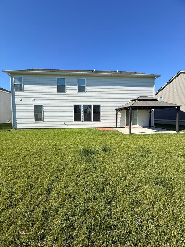 Foto del edificio - 1046 Elmwood Ln