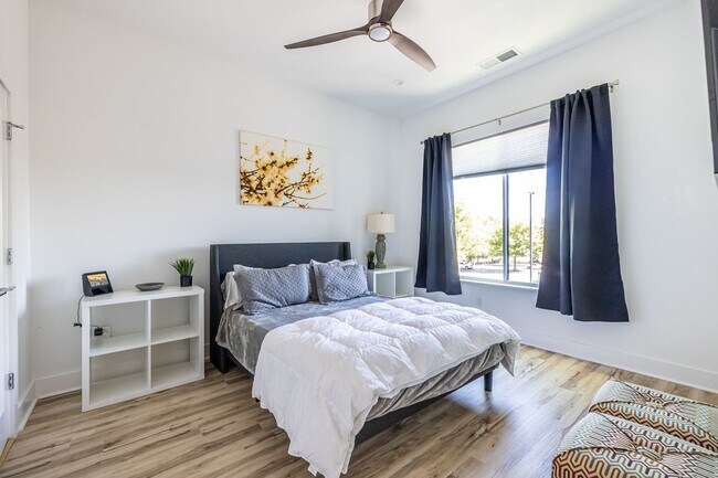 Foto del edificio - Top Floor 2bd/2ba Condo in East Atlanta, Perfect Roommate Setup!