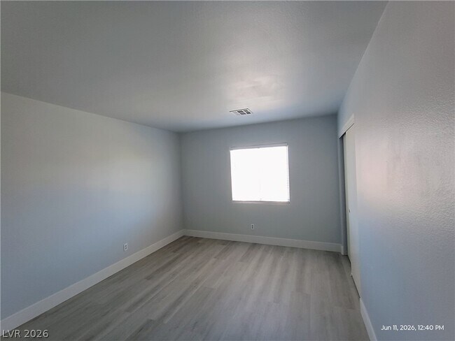Foto del edificio - 6045 Gum Springs St