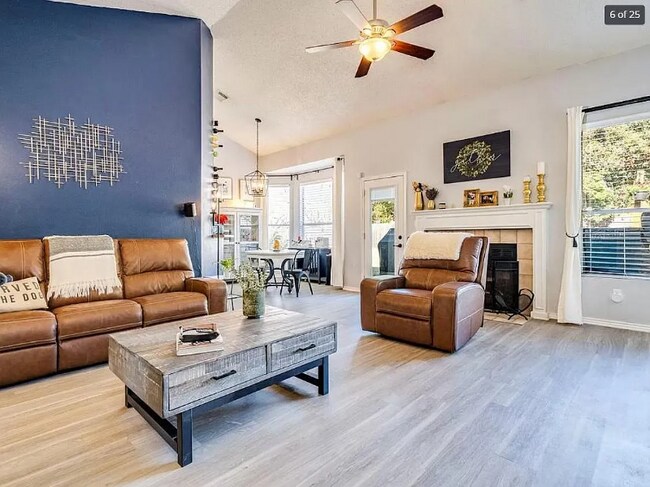 Foto del edificio - 2131 Cervin Blvd