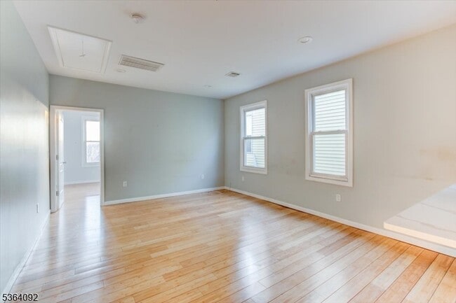 Building Photo - 15 Fessenden Pl
