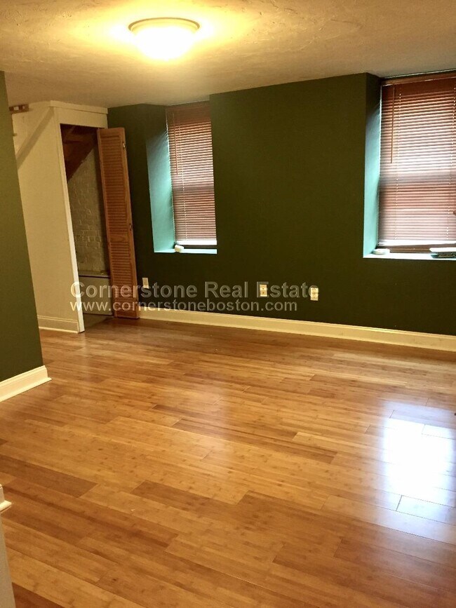 Foto del edificio - 411 Medford St