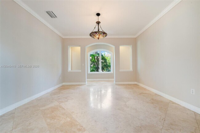 Foto del edificio - 13680 Deering Bay Dr