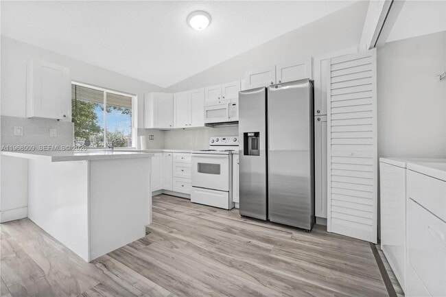 Foto del edificio - 20424 NW 15th Ave