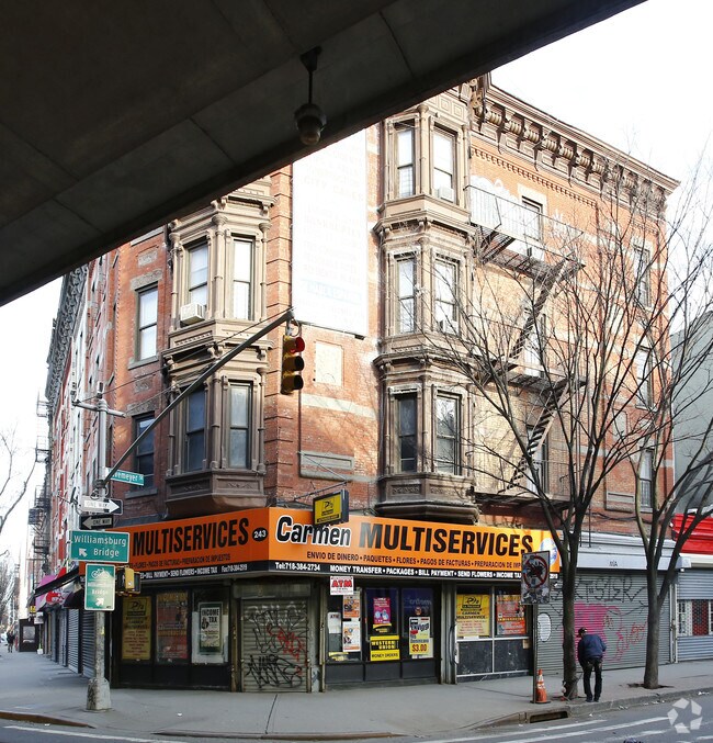 Building Photo - 243 S 4th St