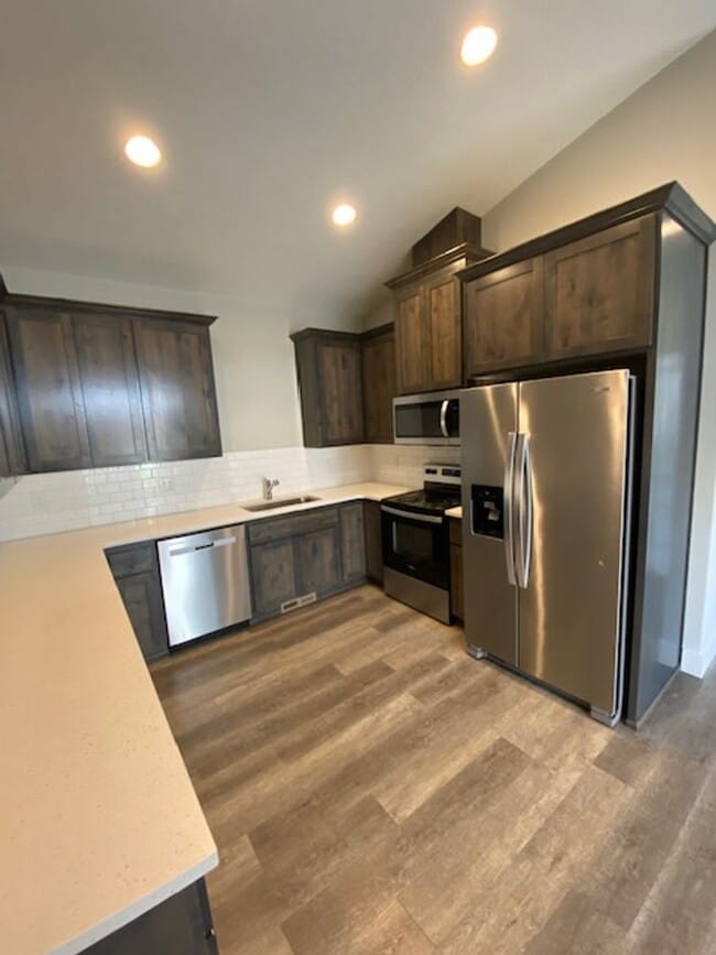 Building Photo - Modern Design Duplex