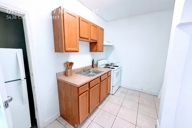 Foto del edificio - 5436 Chancellor St