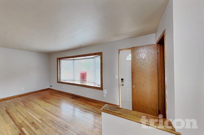 Foto del edificio - 3701 Woodbine Ln