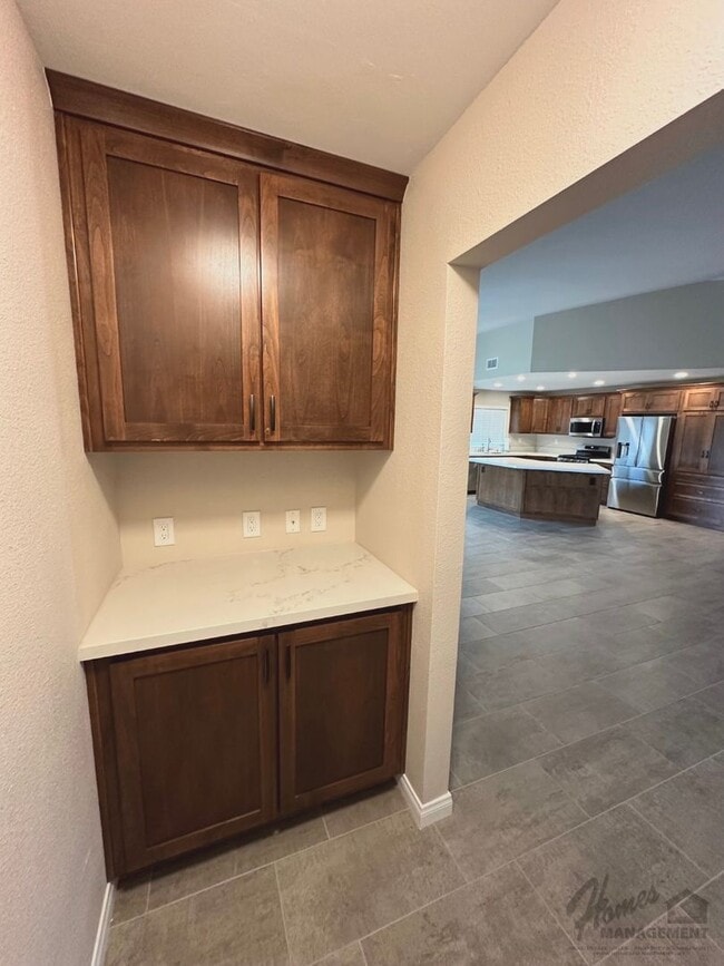 Building Photo - Homes Management - 3 Bed, 2 Bath House for Rent with Water/Trash Included