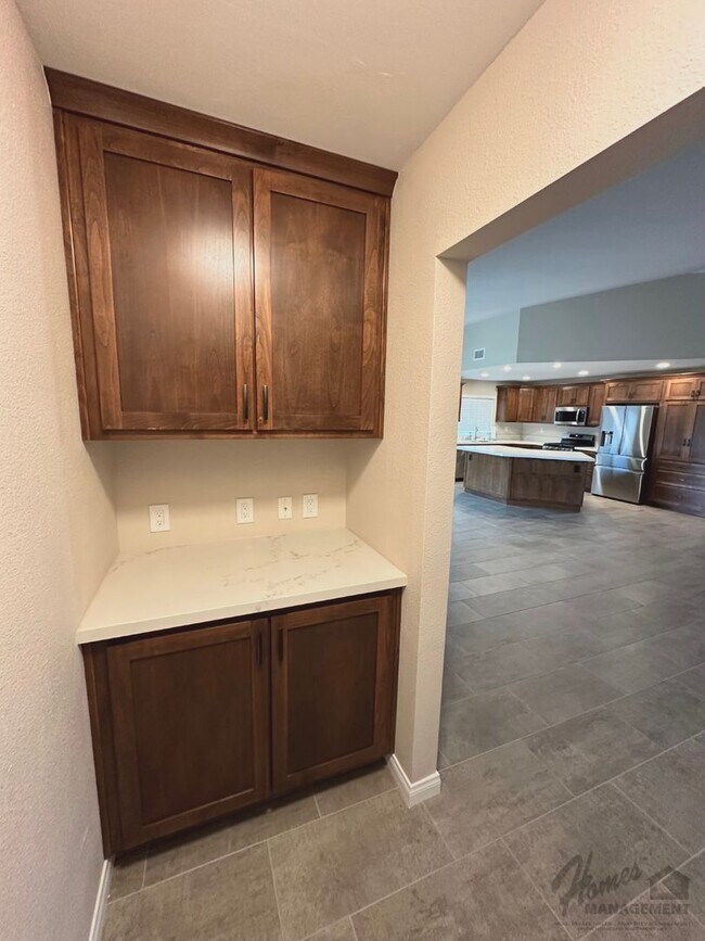 Foto del edificio - Homes Management - 3 Bed, 2 Bath House for Rent with Water/Trash Included