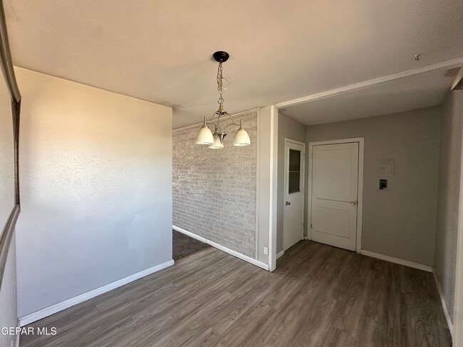 Foto del edificio - 10020 Nesbit Ave
