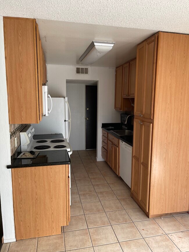 Building Photo - 294 Tradewinds Dr
