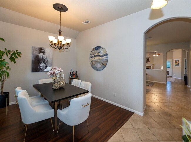 Building Photo - 3229 Doves Nest Ct