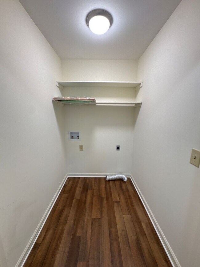 Building Photo - Charming 2-Bedroom Brick Duplex with Spacious Yard in Lebanon