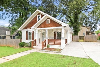 Building Photo - 1845 Vesta Ave
