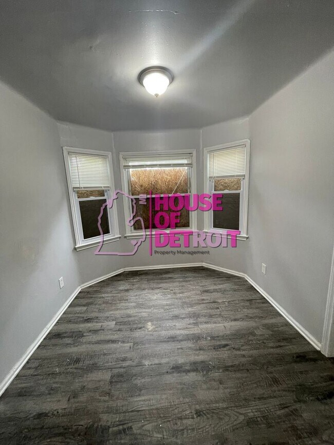Foto del edificio - 3 BEDROOM | 2 BATH | FREE PRE SCREEN