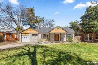 Building Photo - 2402 Ellingham