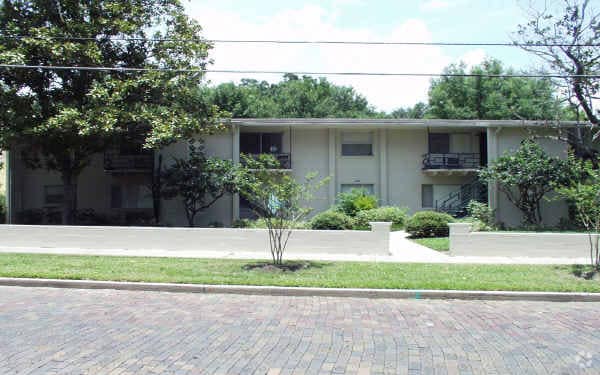 Building Photo - Lake Cherokee Flats