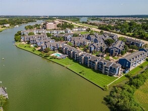 Building Photo - 18519 Egret Bay Blvd