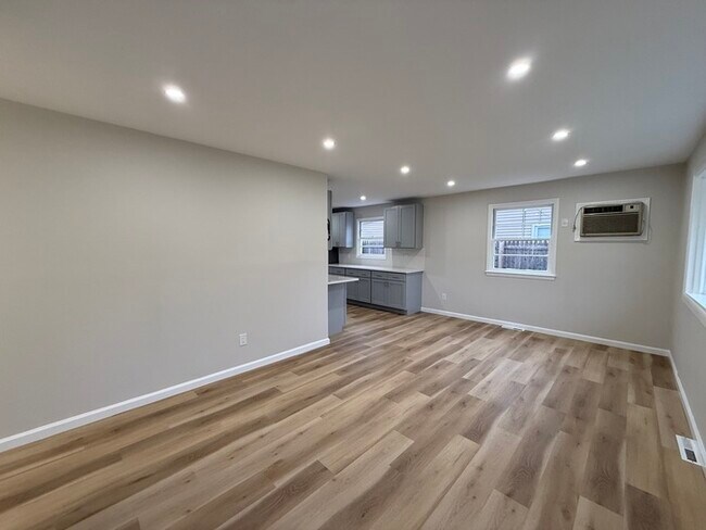 Building Photo - 150 Riggins Blvd