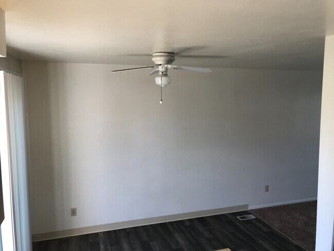 Foto del edificio - 1220 S Juniper St