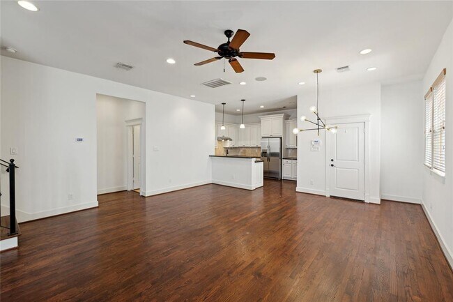 Foto del edificio - 1120 W 18th St