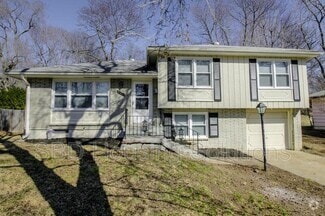 Building Photo - 9313 Palmer Ave
