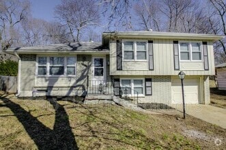 Building Photo - 9313 Palmer Ave