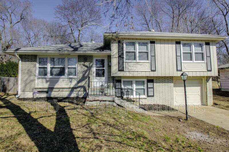 Primary Photo - 9313 Palmer Ave
