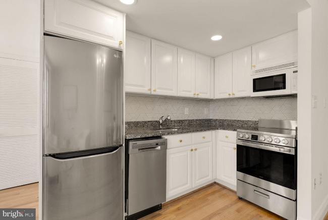 Building Photo - 1701 16th St NW