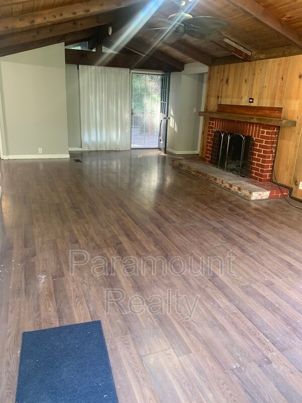 Building Photo - 15876 Shannon Rd
