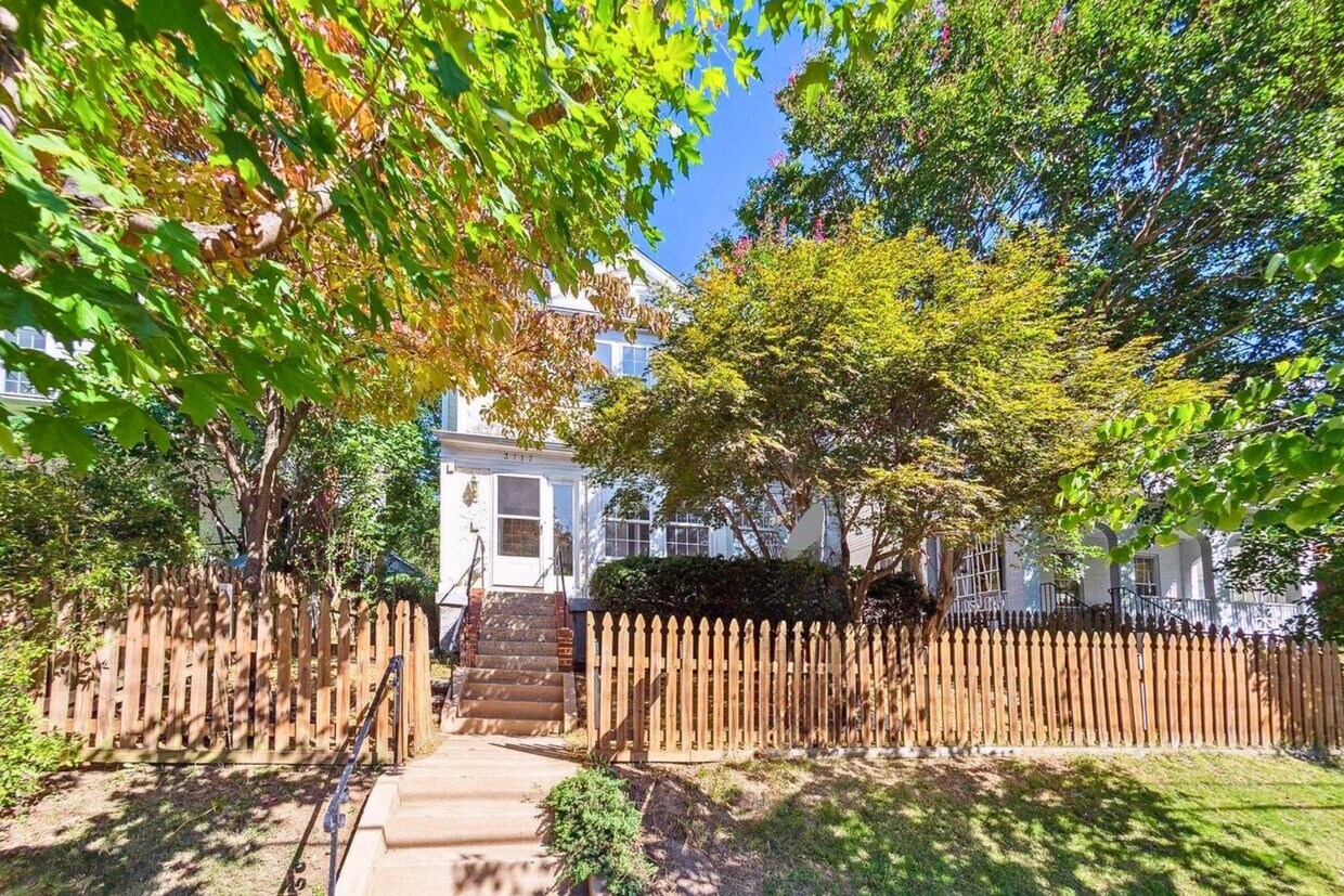 Primary Photo - 3717 Legation St NW