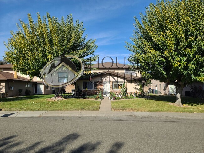 Building Photo - UPDATED RENTAL IN SACRAMENTO!