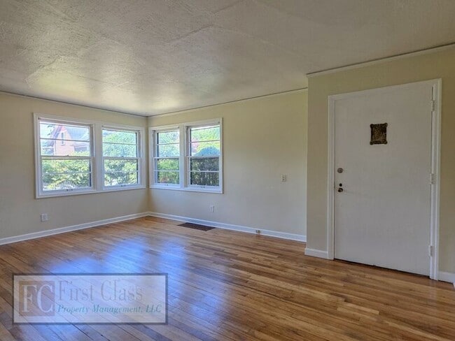 Foto del edificio - 5725 N Montana Ave