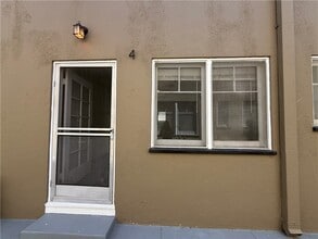 Building Photo - 253 S Lemon St