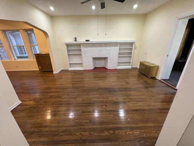 Foto del edificio - 8129 S Evans Ave