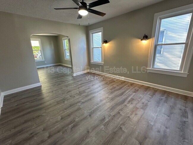 Foto del edificio - 114 N Missouri Ave